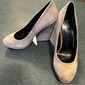 Dolce Vita Wedge Pumps 7.5 Tan Suede